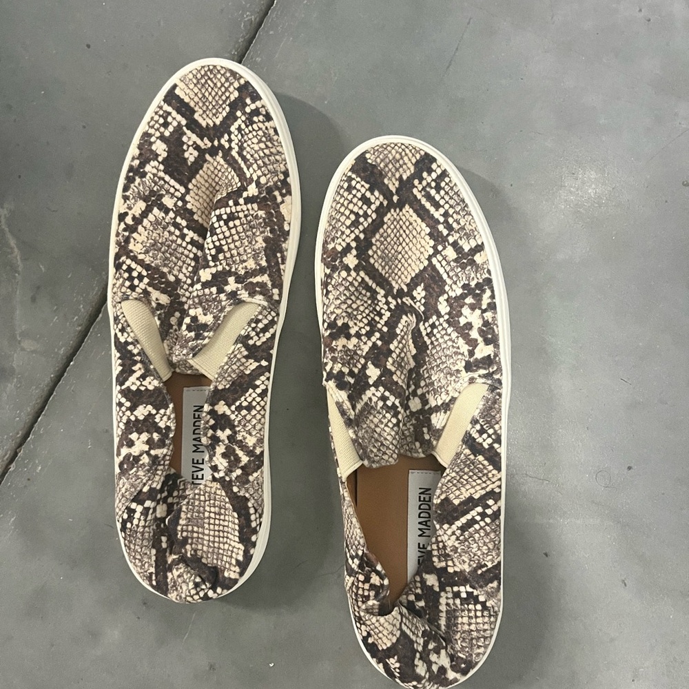 Steve Madden Beige and Black Snake Pattern Sneakers